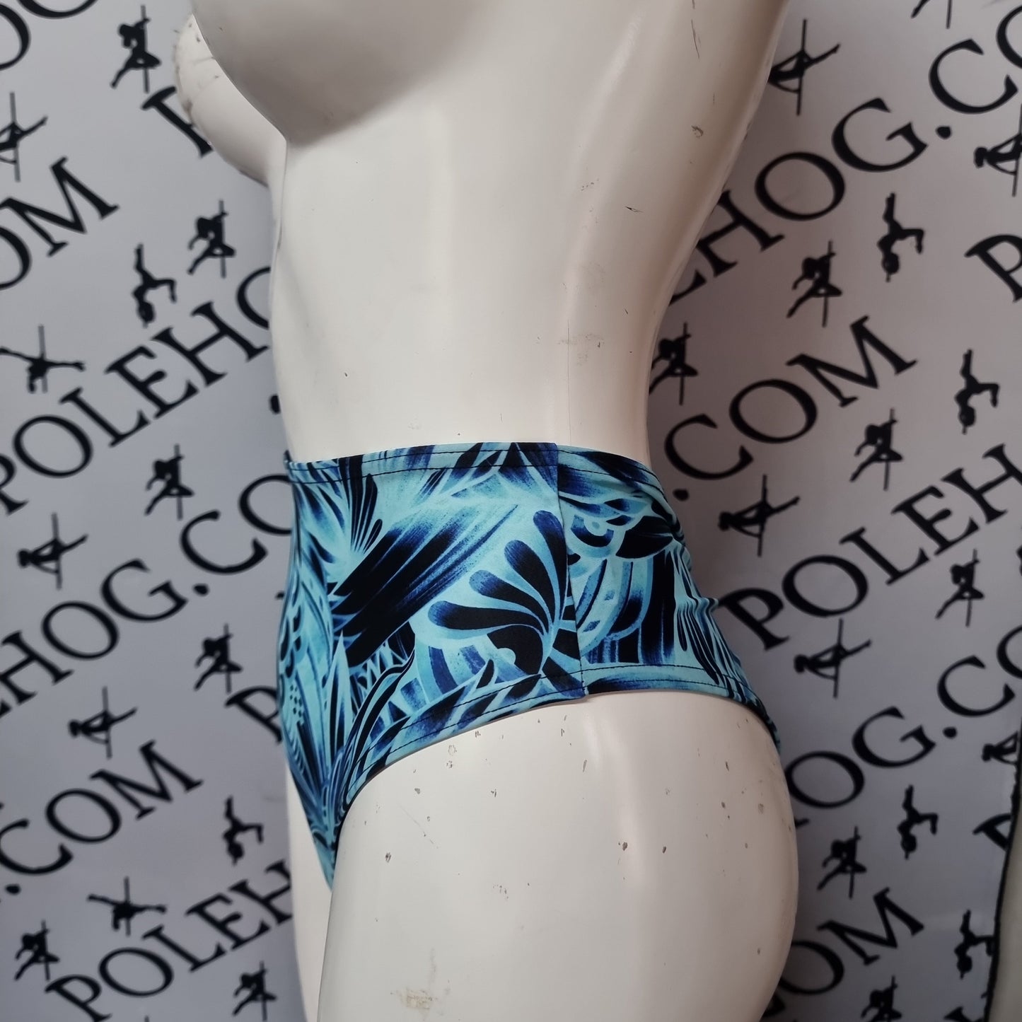 Sample. Size 12 ultrabooty rouched