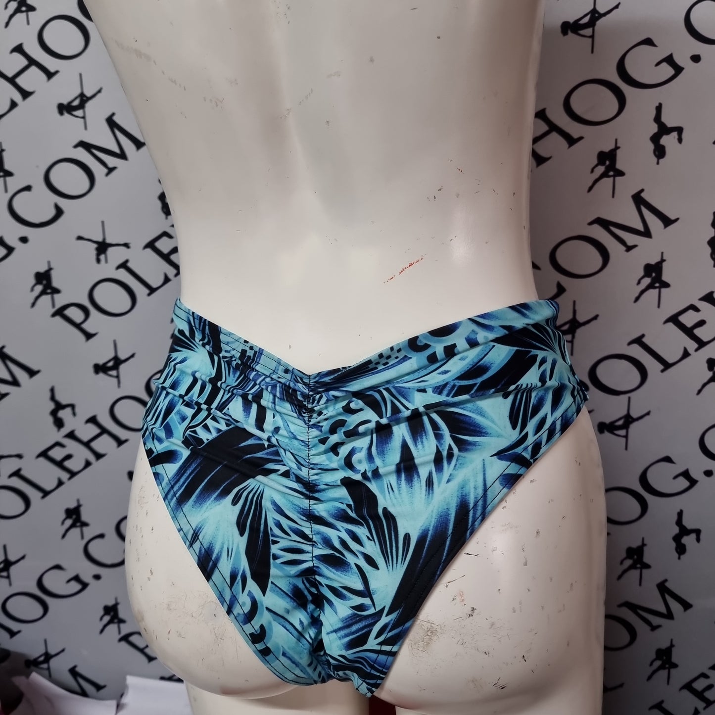 Sample. Size 10 ultrabooty rouched