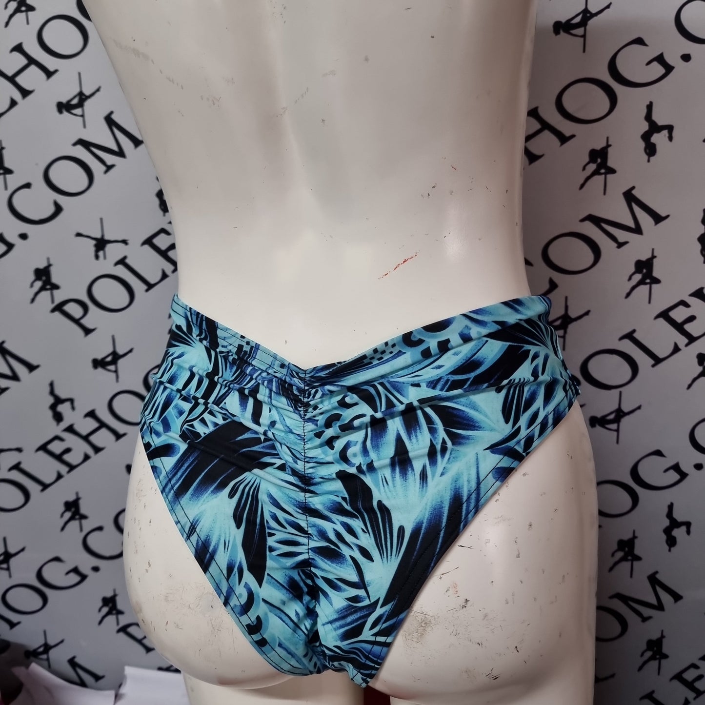 Sample. Size 12 ultrabooty rouched