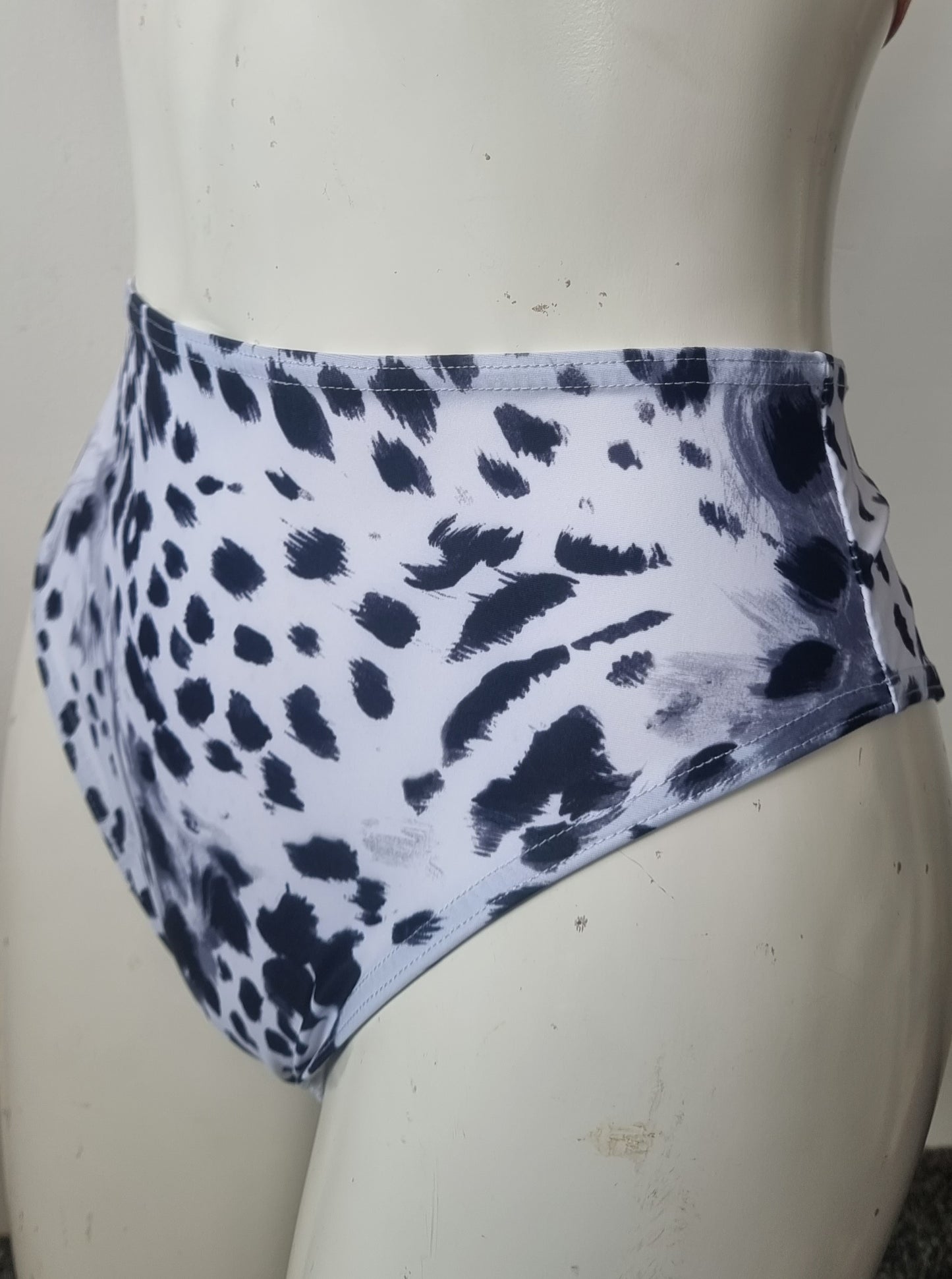 Sample. Size 10 ultrabooty rouched