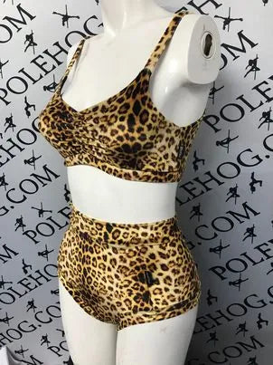 Leopard velvet high waisted fitted pant.