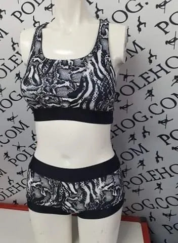 Anaconda black and white top