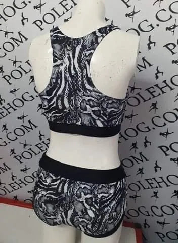 Anaconda black and white top
