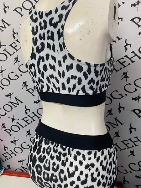Snow Leopard top