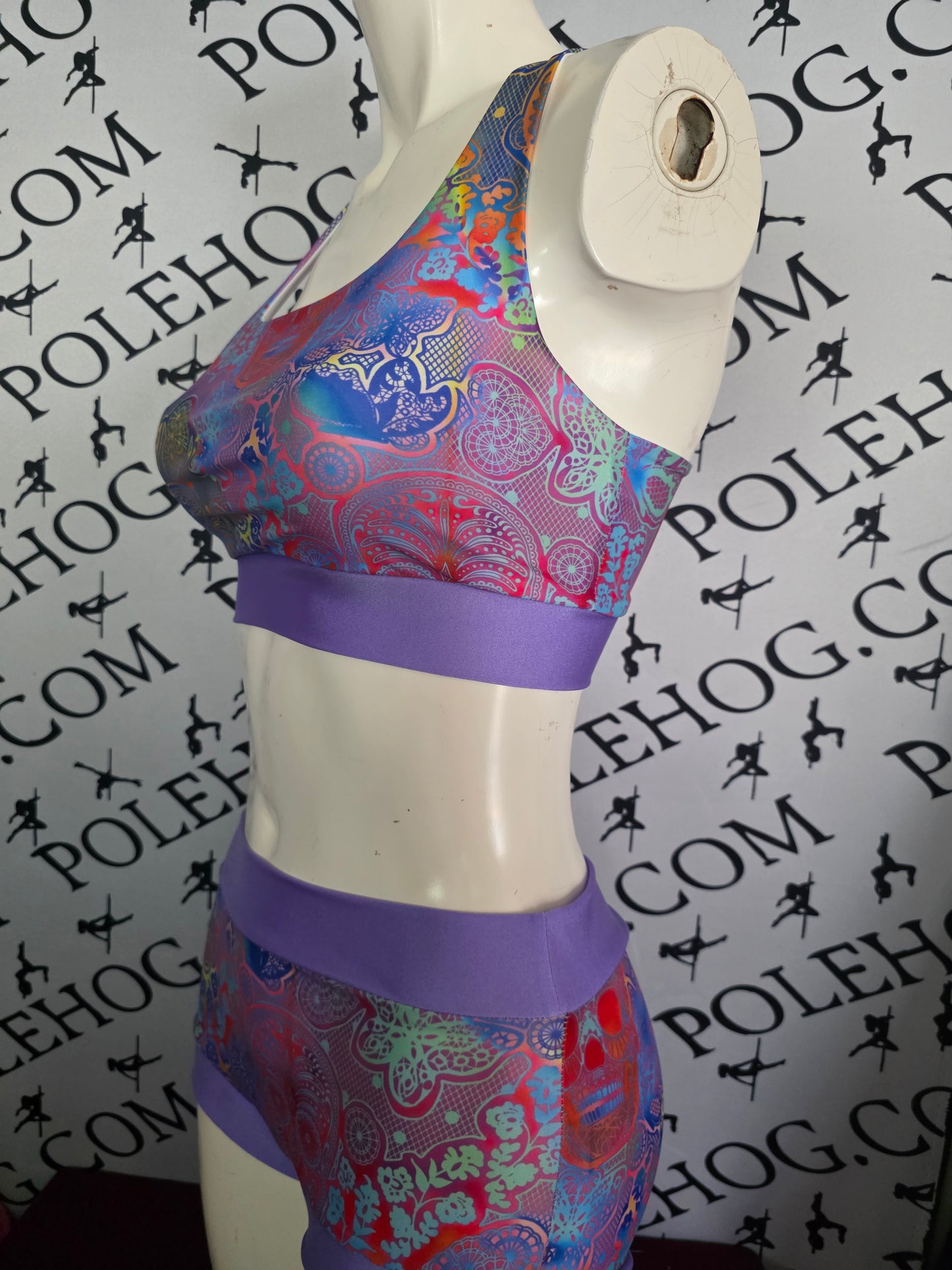 Rainbow skulls top