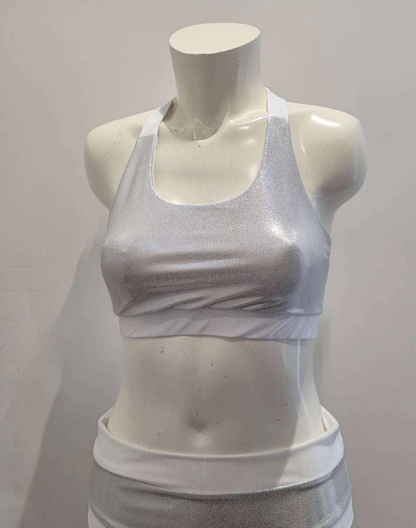 Chunky white lazer foil top