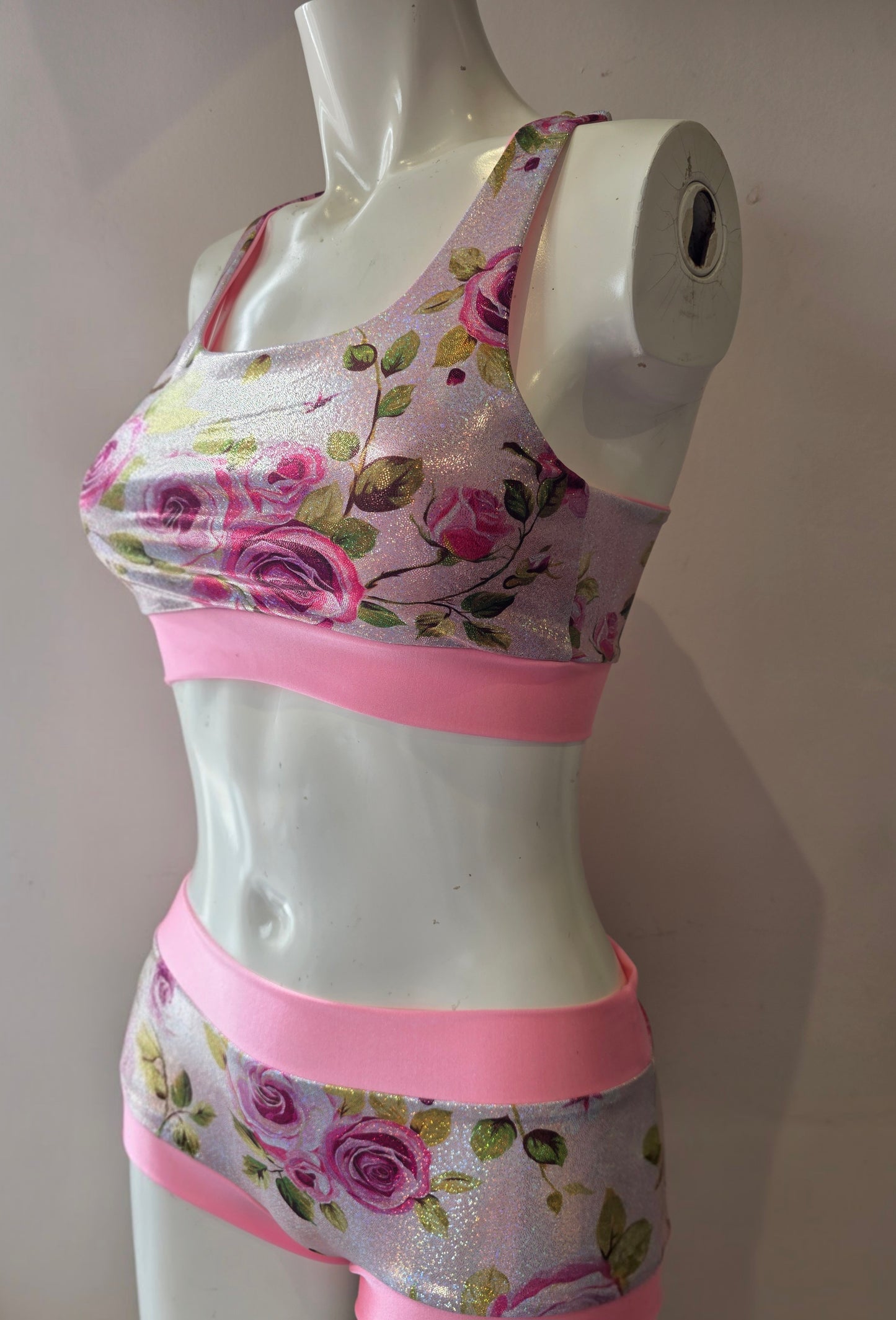 Pink English rose foil top