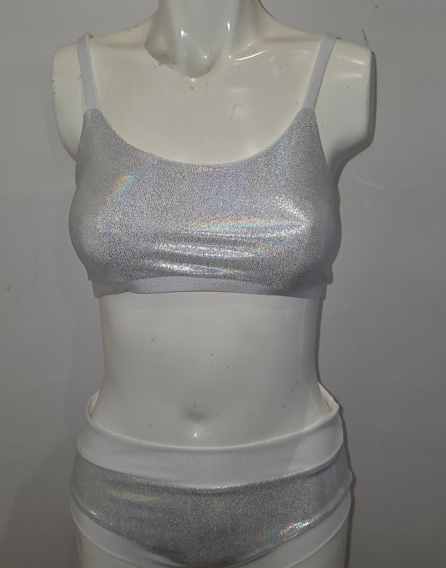 Chunky white lazer foil top