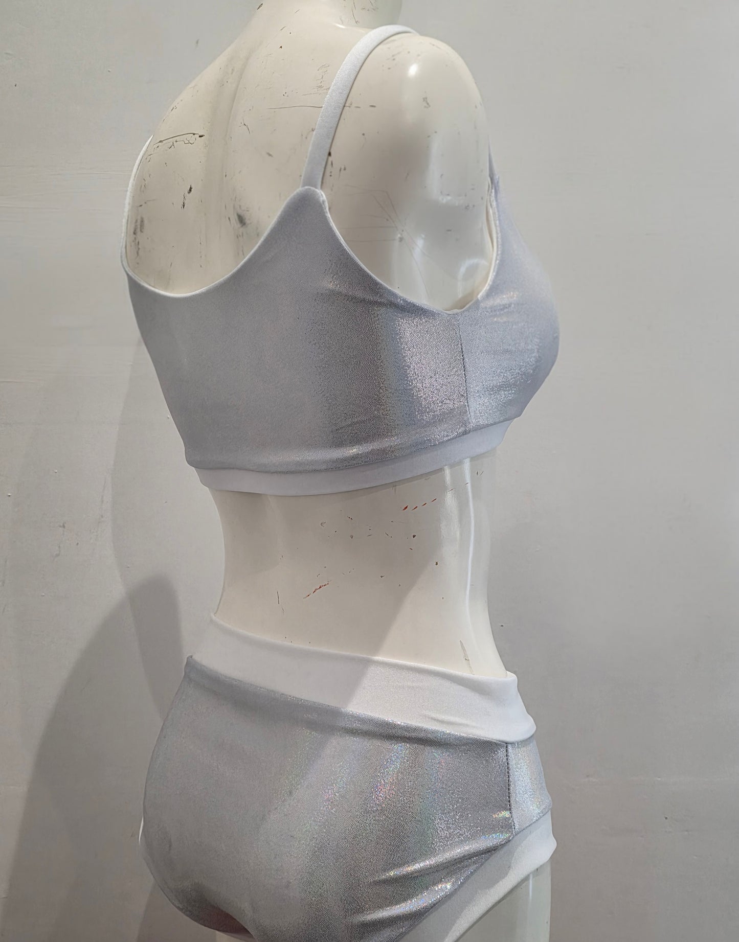 white lazer foil top