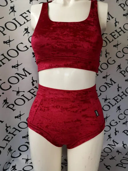 Wine red crushed high waisted fitted pant.